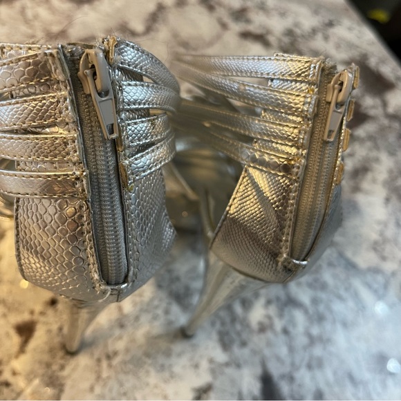 Platform heels - Picture 7 of 10